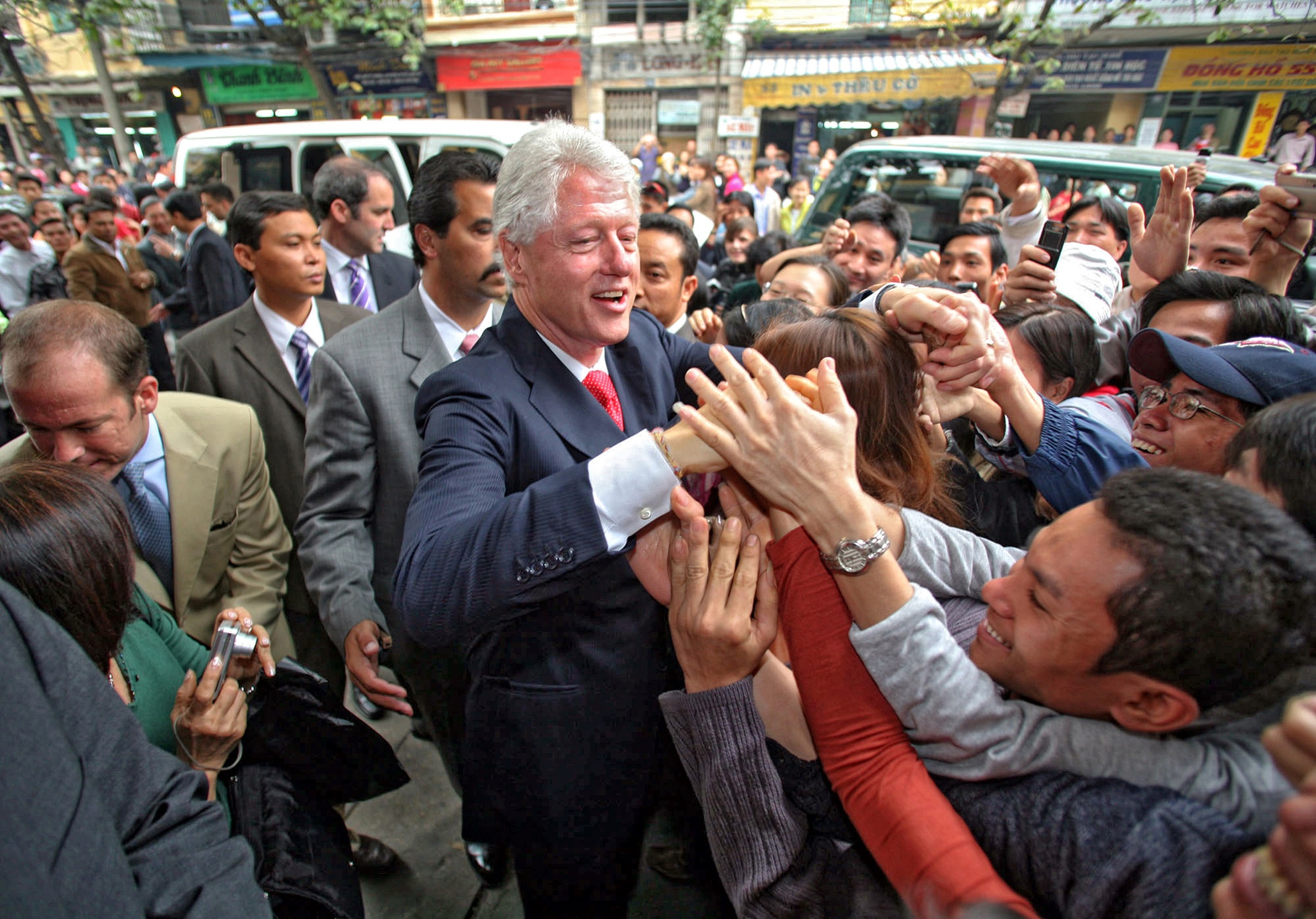 Bill Clinton visits Vietnam